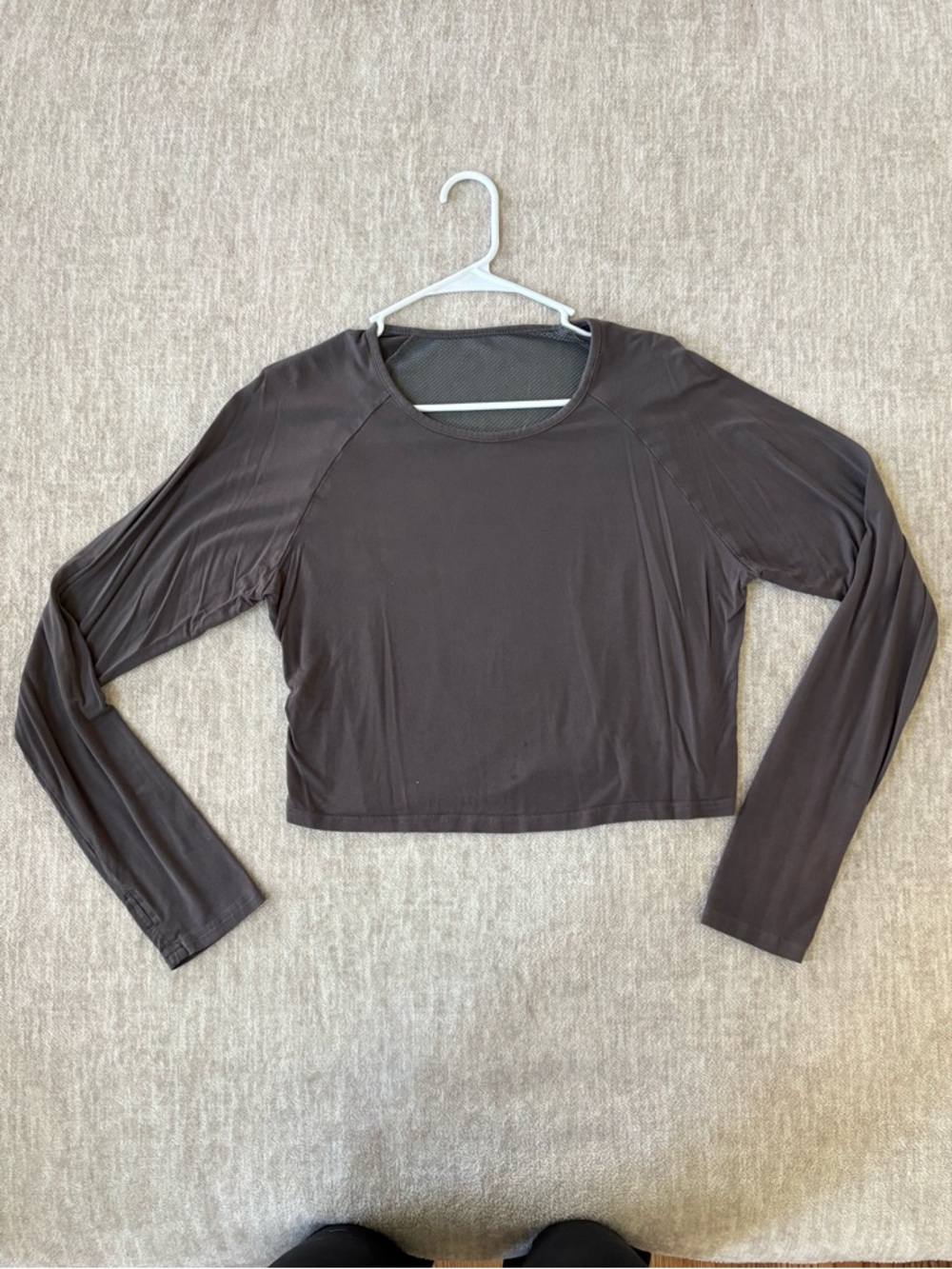 Women's Grey Long-Sleeve Crop Top